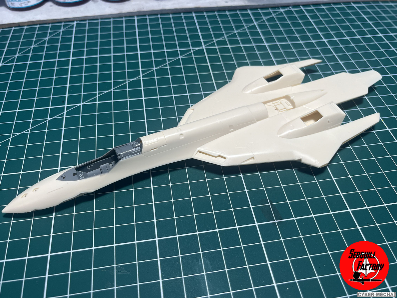 [Hasegawa] 1/72 - YF-19 (Macross Plus) 1721303727