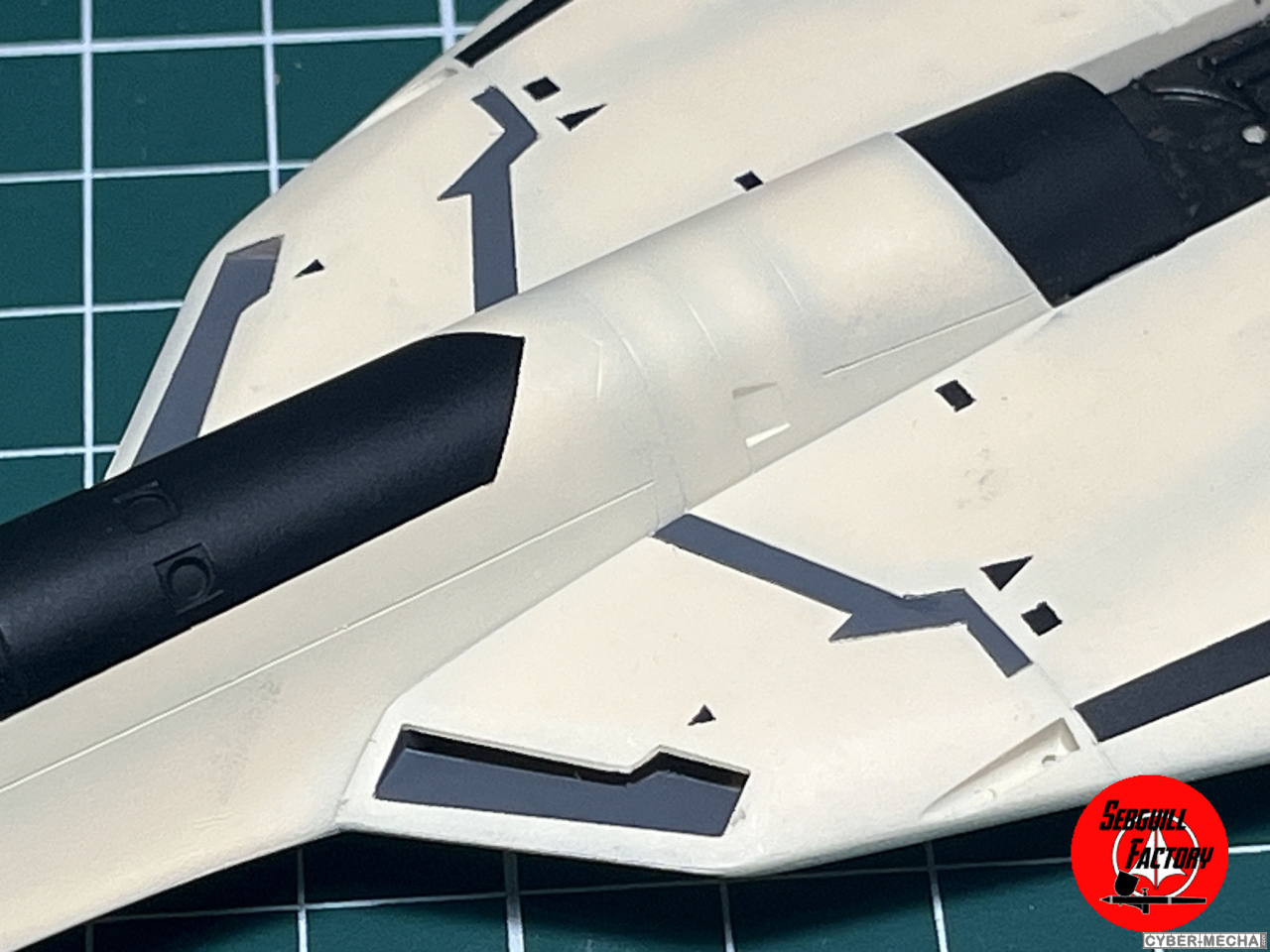 [Hasegawa] 1/72 - YF-19 (Macross Plus) 1723635011