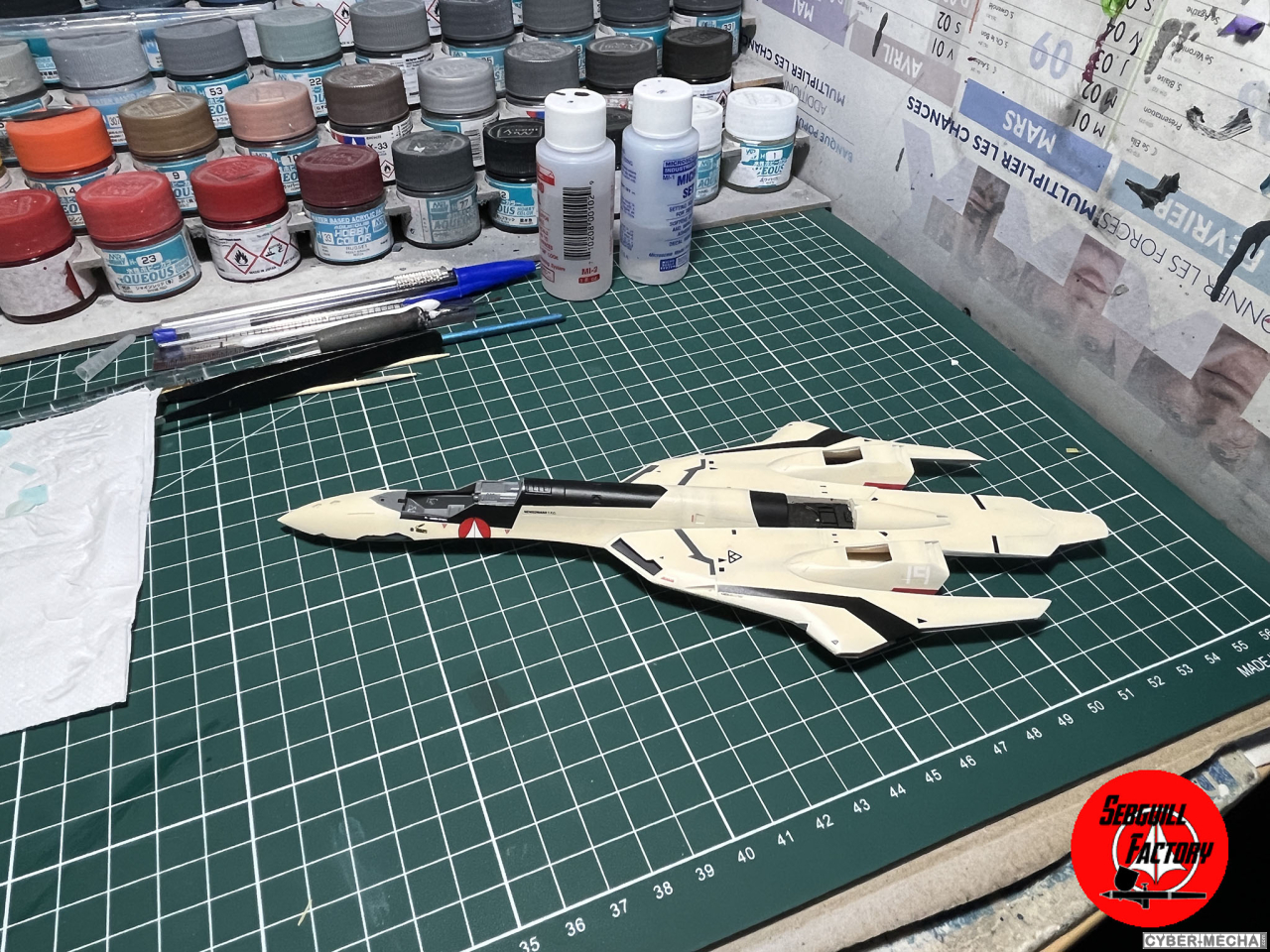 [Hasegawa] 1/72 - YF-19 (Macross Plus) 1723747215