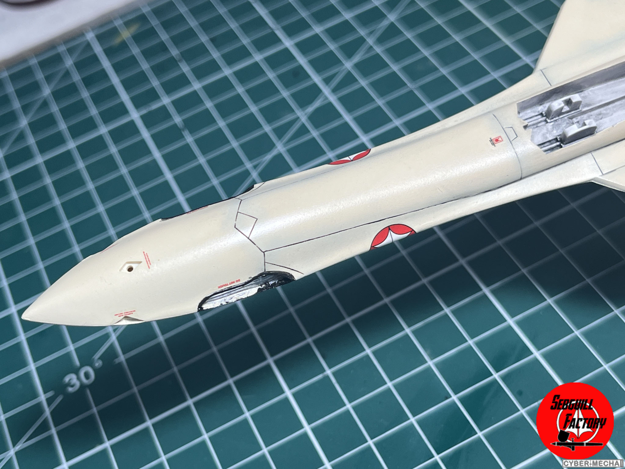 [Hasegawa] 1/72 - YF-19 (Macross Plus) 1724101633