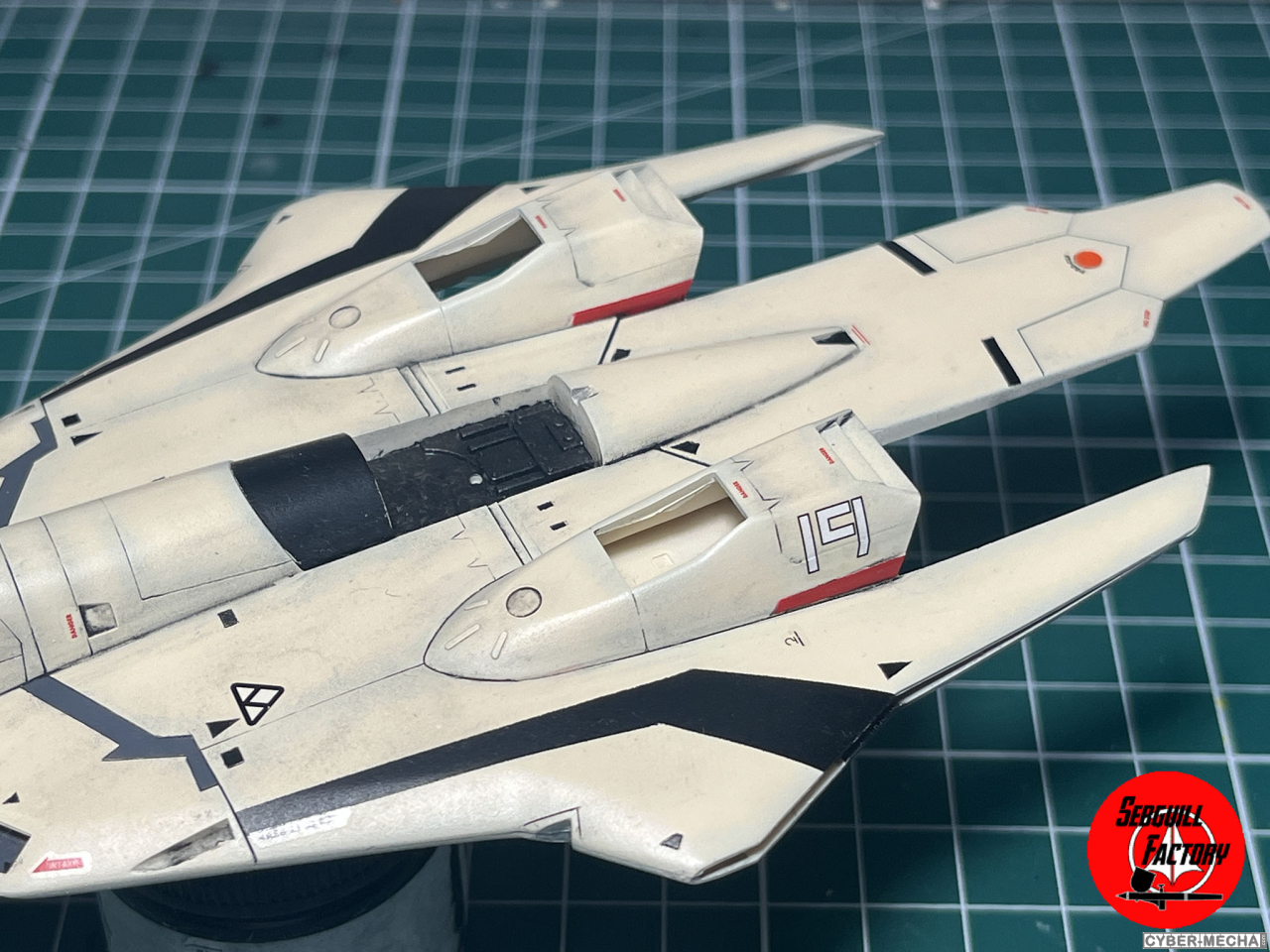 [Hasegawa] 1/72 - YF-19 (Macross Plus) 1724101657