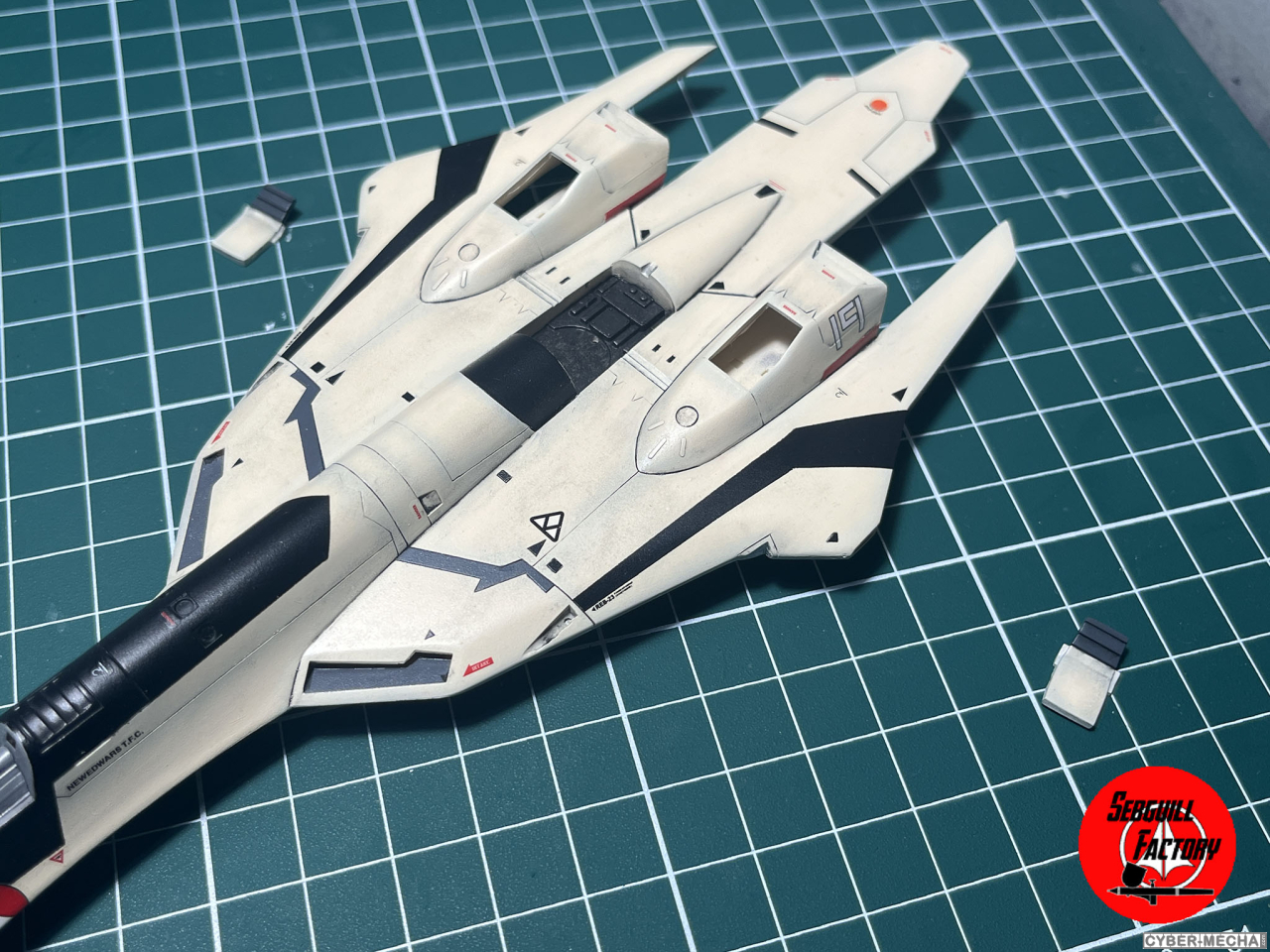 [Hasegawa] 1/72 - YF-19 (Macross Plus) 1725105616