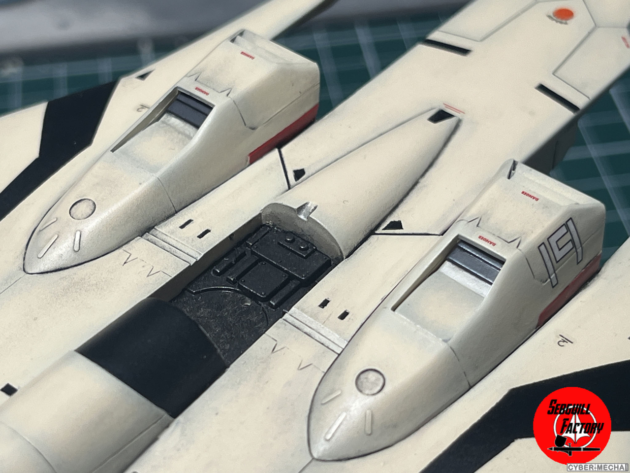 [Hasegawa] 1/72 - YF-19 (Macross Plus) 1725105618