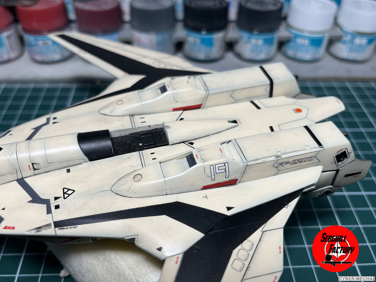 [Hasegawa] 1/72 - YF-19 (Macross Plus) - Page 2 1725726104