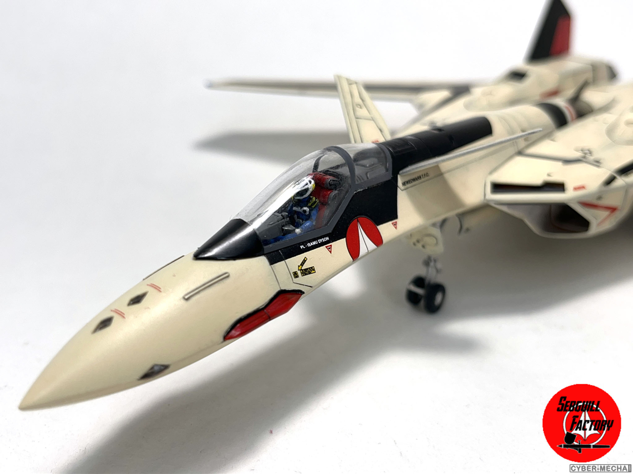 [Hasegawa] 1/72 - YF-19 (Macross Plus) 1726260364